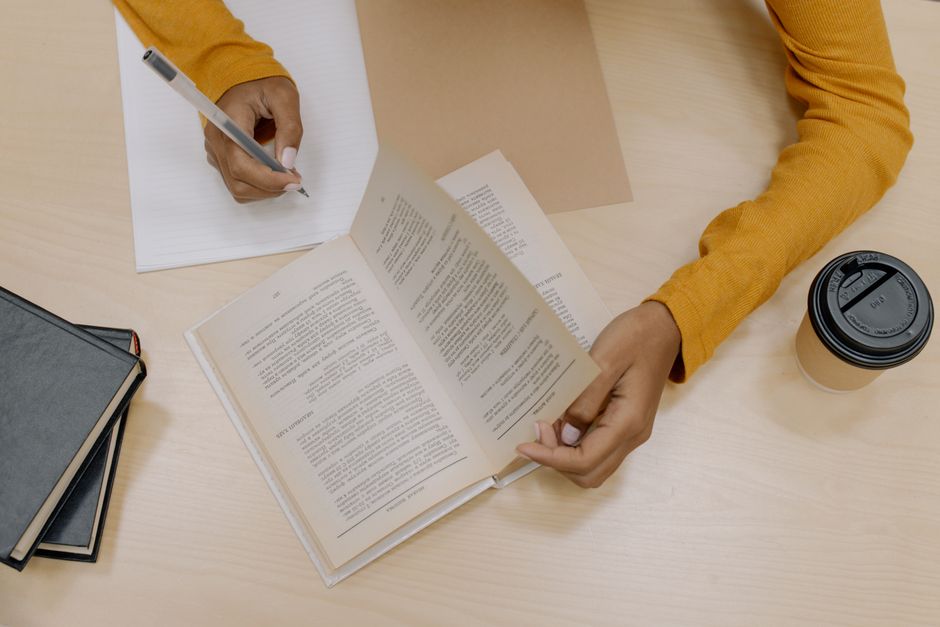 Estudar para Fuvest sem largar o trabalho: é possível